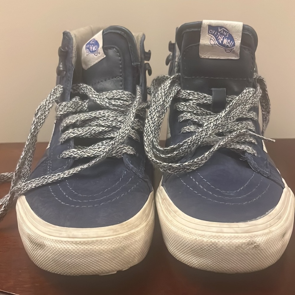 Vans - Picture 2 of 6